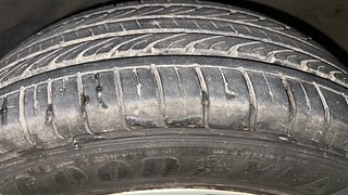 Used 2014 Toyota Corolla Altis [2014-2017] G AT Petrol Petrol Automatic tyres LEFT FRONT TYRE TREAD VIEW