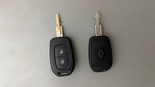 Used 2019 Renault Kwid [2017-2019] CLIMBER 1.0 AMT Petrol Automatic extra CAR KEY VIEW