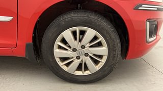 Used 2018 Maruti Suzuki Swift [2011-2017] ZXi Petrol Manual tyres RIGHT FRONT TYRE RIM VIEW