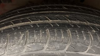 Used 2018 Maruti Suzuki Swift [2011-2017] ZXi Petrol Manual tyres LEFT FRONT TYRE TREAD VIEW