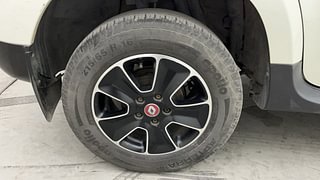 Used 2016 Renault Duster [2015-2019] 110 PS RXZ 4X4 MT Diesel Manual tyres RIGHT REAR TYRE RIM VIEW