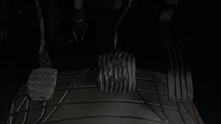 Used 2016 Renault Duster [2015-2019] 110 PS RXZ 4X4 MT Diesel Manual interior PEDALS VIEW