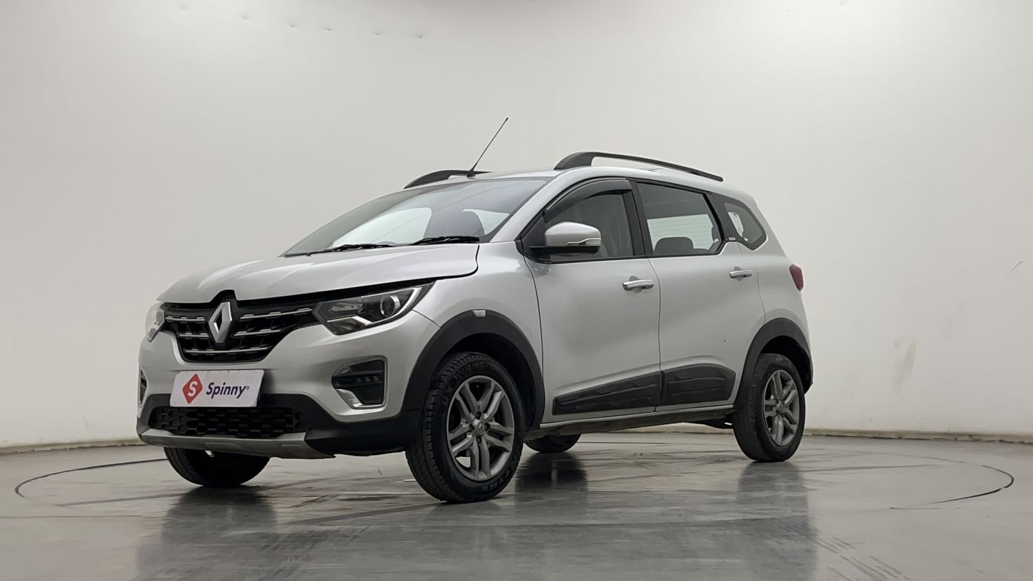 LEFT FRONT CORNER VIEW