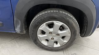 Used 2019 Renault Kwid [2017-2019] CLIMBER 1.0 AMT Petrol Automatic tyres RIGHT FRONT TYRE RIM VIEW