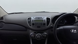 Used 2014 hyundai i10 Sportz 1.1 Petrol Petrol Manual interior MUSIC SYSTEM & AC CONTROL VIEW