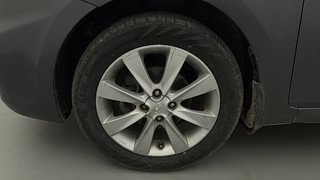 Used 2013 Hyundai Verna [2011-2015] Fluidic 1.6 VTVT SX Petrol Manual tyres LEFT FRONT TYRE RIM VIEW
