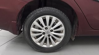 Used 2015 Maruti Suzuki Ciaz [2014-2017] ZXi AT Petrol Automatic tyres RIGHT REAR TYRE RIM VIEW