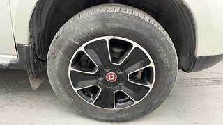 Used 2016 Renault Duster [2015-2019] 110 PS RXZ 4X4 MT Diesel Manual tyres RIGHT FRONT TYRE RIM VIEW