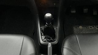 Used 2018 Maruti Suzuki Swift [2011-2017] ZXi Petrol Manual interior GEAR  KNOB VIEW