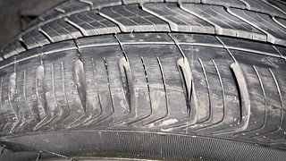 Used 2013 Hyundai Verna [2011-2015] Fluidic 1.6 VTVT SX Petrol Manual tyres LEFT REAR TYRE TREAD VIEW
