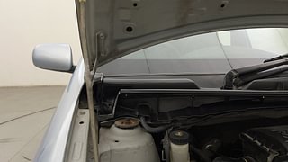 Used 2011 Toyota Etios [2010-2017] V Petrol Manual engine ENGINE RIGHT SIDE HINGE & APRON VIEW