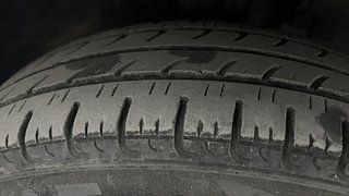 Used 2019 Renault Kwid [2017-2019] CLIMBER 1.0 AMT Petrol Automatic tyres RIGHT FRONT TYRE TREAD VIEW