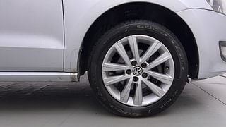 Used 2013 Volkswagen Polo [2010-2014] Highline 1.2 (D) Diesel Manual tyres RIGHT FRONT TYRE RIM VIEW