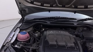 Used 2013 Volkswagen Polo [2010-2014] Highline 1.2 (D) Diesel Manual engine ENGINE RIGHT SIDE HINGE & APRON VIEW