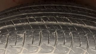 Used 2018 Maruti Suzuki Swift [2011-2017] ZXi Petrol Manual tyres RIGHT FRONT TYRE TREAD VIEW