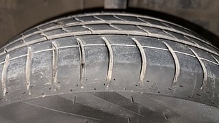 Used 2011 Toyota Etios Liva [2010-2017] G Petrol Manual tyres RIGHT FRONT TYRE TREAD VIEW