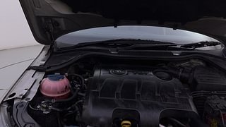 Used 2017 Skoda Rapid new [2016-2020] Ambition TDI AT Diesel Automatic engine ENGINE RIGHT SIDE HINGE & APRON VIEW