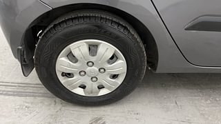 Used 2010 Hyundai i10 Magna 1.2 Petrol Manual tyres RIGHT REAR TYRE RIM VIEW