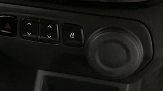 Used 2016 Renault Kwid [2015-2019] RXT Petrol Manual top_features Central locking
