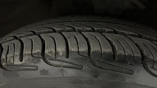 Used 2010 Hyundai i10 Magna 1.2 Petrol Manual tyres RIGHT FRONT TYRE TREAD VIEW