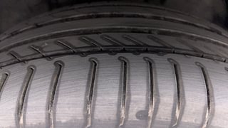 Used 2018 JEEP Compass [2017-2021] Limited 2.0 Diesel Diesel Manual tyres RIGHT FRONT TYRE TREAD VIEW
