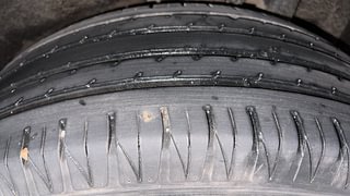 Used 2019 Maruti Suzuki Vitara Brezza [2016-2020] ZDi Diesel Manual tyres LEFT REAR TYRE TREAD VIEW