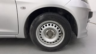 Used 2013 Honda Brio [2011-2016] E MT Petrol Manual tyres RIGHT FRONT TYRE RIM VIEW