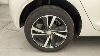 Used 2021 Tata Altroz XZ Plus 1.2 Dual Tone Petrol Manual tyres RIGHT REAR TYRE RIM VIEW