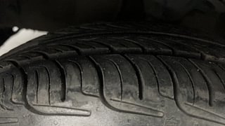 Used 2010 Hyundai i10 Magna 1.2 Petrol Manual tyres LEFT FRONT TYRE TREAD VIEW