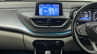 Used 2021 Tata Altroz XZ Plus 1.2 Dual Tone Petrol Manual interior MUSIC SYSTEM & AC CONTROL VIEW