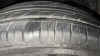 Used 2013 Honda Brio [2011-2016] E MT Petrol Manual tyres RIGHT FRONT TYRE TREAD VIEW