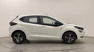 Used 2021 Tata Altroz XZ Plus 1.2 Dual Tone Petrol Manual exterior RIGHT SIDE VIEW