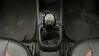 Used 2016 Renault Kwid [2015-2019] RXT Petrol Manual interior GEAR  KNOB VIEW