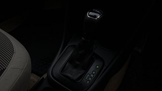 Used 2017 Skoda Rapid new [2016-2020] Ambition TDI AT Diesel Automatic interior GEAR  KNOB VIEW