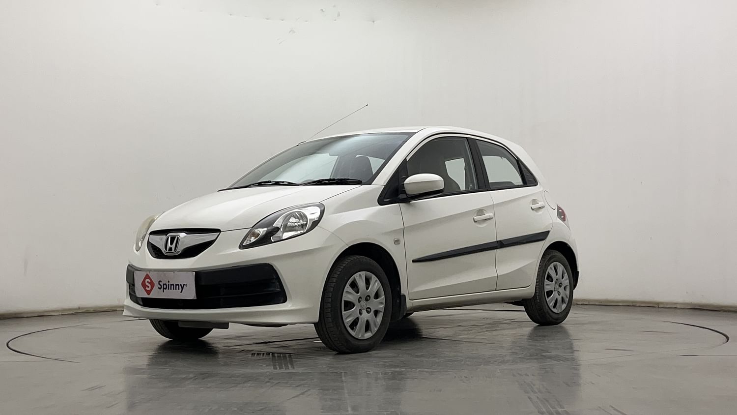 LEFT FRONT CORNER VIEW