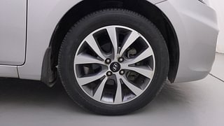 Used 2015 Hyundai Verna [2011-2015] Fluidic 1.6 VTVT SX Petrol Manual tyres RIGHT FRONT TYRE RIM VIEW