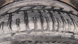 Used 2015 Hyundai Verna [2011-2015] Fluidic 1.6 VTVT SX Petrol Manual tyres LEFT REAR TYRE TREAD VIEW