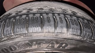 Used 2013 Ford Figo [2010-2015] Duratec Petrol ZXI 1.2 Petrol Manual tyres LEFT FRONT TYRE TREAD VIEW