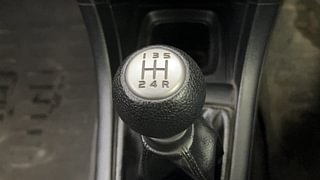 Used 2013 Maruti Suzuki Swift [2011-2017] VXi Petrol Manual interior GEAR  KNOB VIEW