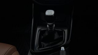 Used 2020 MG Motors Hector Plus Sharp 2.0 Diesel Turbo MT 6-STR Diesel Manual interior GEAR  KNOB VIEW