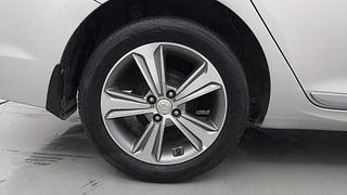 Used 2017 Hyundai Verna SX (O) 1.6 VTVT AT Petrol Automatic tyres RIGHT REAR TYRE RIM VIEW