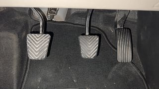 Used 2018 Hyundai Verna [2017-2020] 1.6 VTVT SX Petrol Manual interior PEDALS VIEW