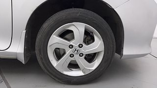 Used 2014 Honda City [2014-2017] V Petrol Manual tyres RIGHT FRONT TYRE RIM VIEW