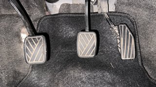 Used 2022 Maruti Suzuki Swift ZXI Petrol Manual interior PEDALS VIEW