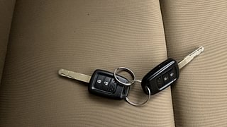 Used 2014 Honda City [2014-2017] V Petrol Manual extra CAR KEY VIEW