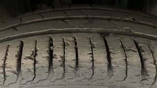 Used 2023 Renault Triber RXZ AMT Petrol Automatic tyres RIGHT FRONT TYRE TREAD VIEW