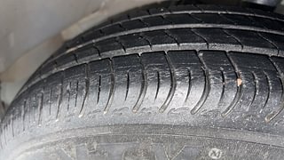Used 2011 Toyota Etios [2010-2017] G Petrol Manual tyres RIGHT FRONT TYRE TREAD VIEW