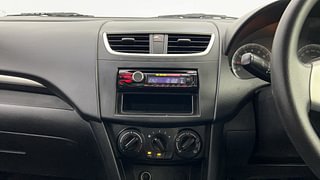 Used 2013 Maruti Suzuki Swift [2011-2017] VXi Petrol Manual top_features Integrated (in-dash) music system