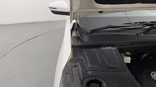 Used 2020 MG Motors Hector Plus Sharp 2.0 Diesel Turbo MT 6-STR Diesel Manual engine ENGINE RIGHT SIDE HINGE & APRON VIEW