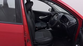 Used 2013 Ford Figo [2010-2015] Duratec Petrol ZXI 1.2 Petrol Manual interior RIGHT SIDE FRONT DOOR CABIN VIEW